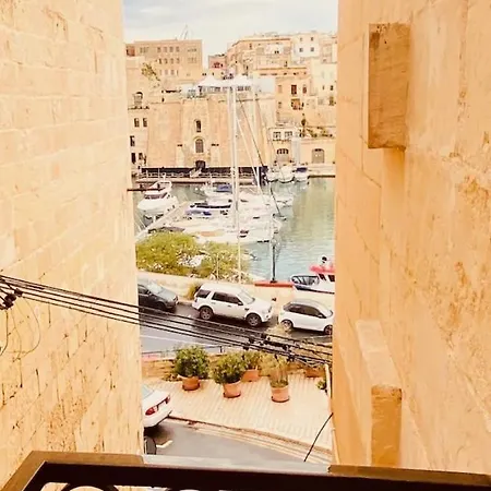 Marina View 34 Daire